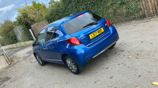 Toyota Yaris 1.33 VVT-i Icon 5dr CVT Petrol Hatchback